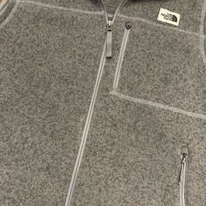 Men’s North Face vest